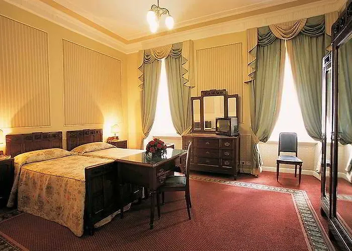 Alexandra Hotel 3*