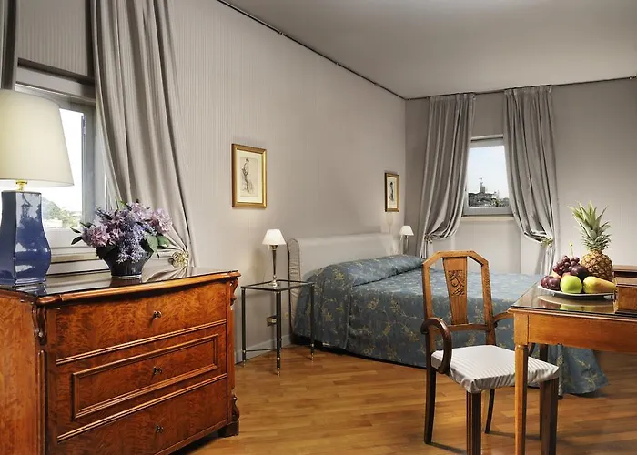 Alexandra Hotel 3*