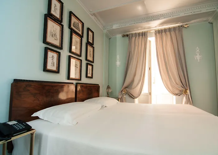 Alexandra Hotel